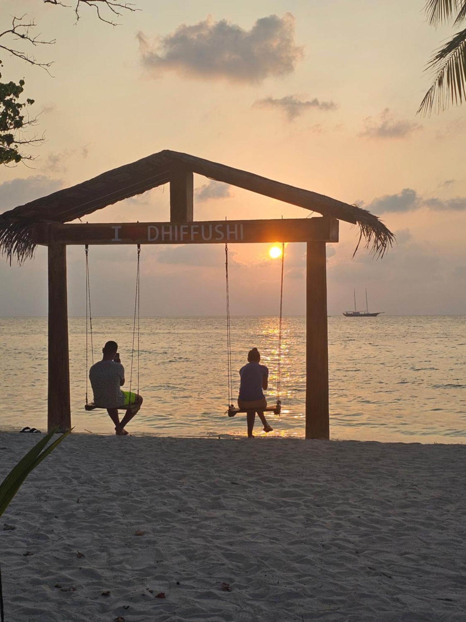 Nirili Villa Dhiffushi Luaran gambar